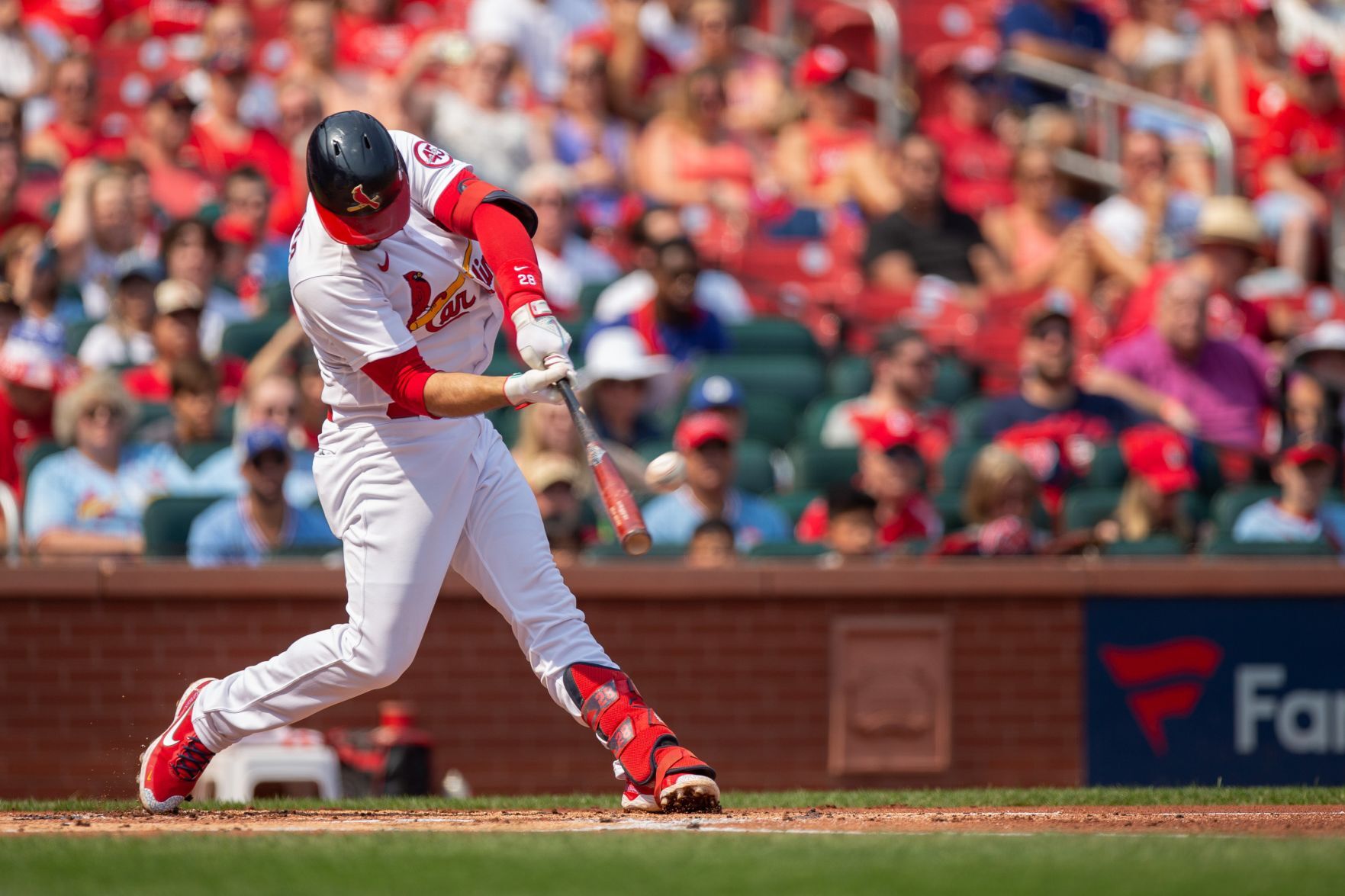 Cardinals take on Reds